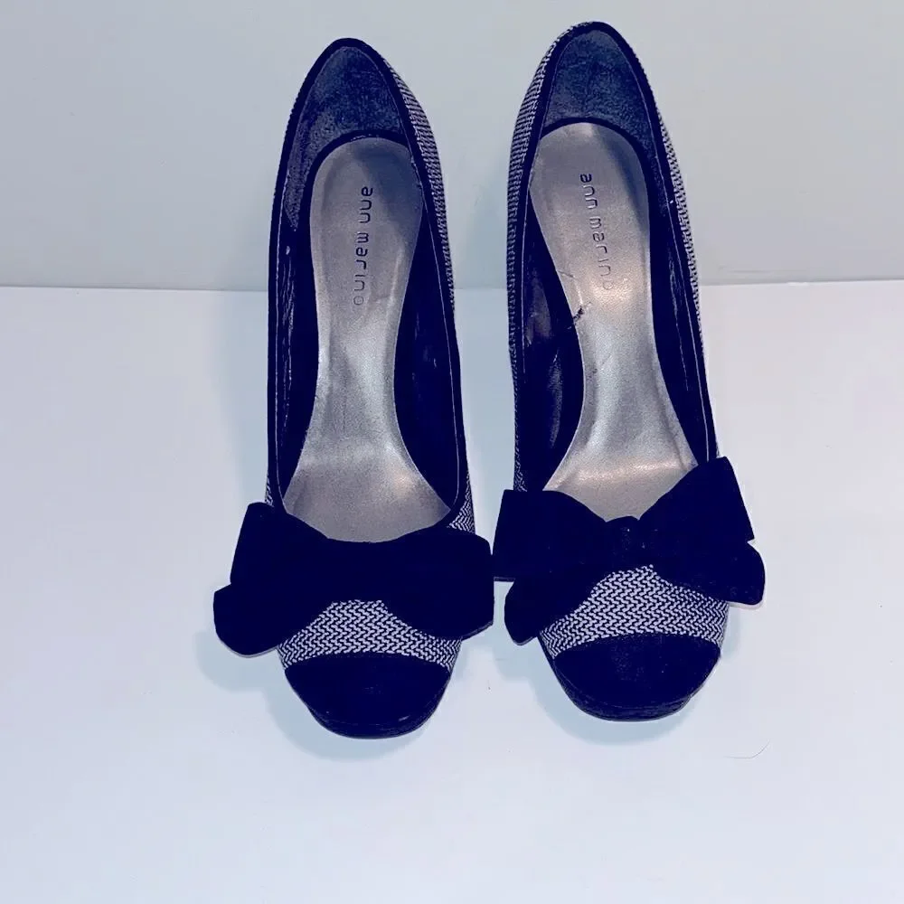 Vintage Ann Marino suede and fabric 4” heels